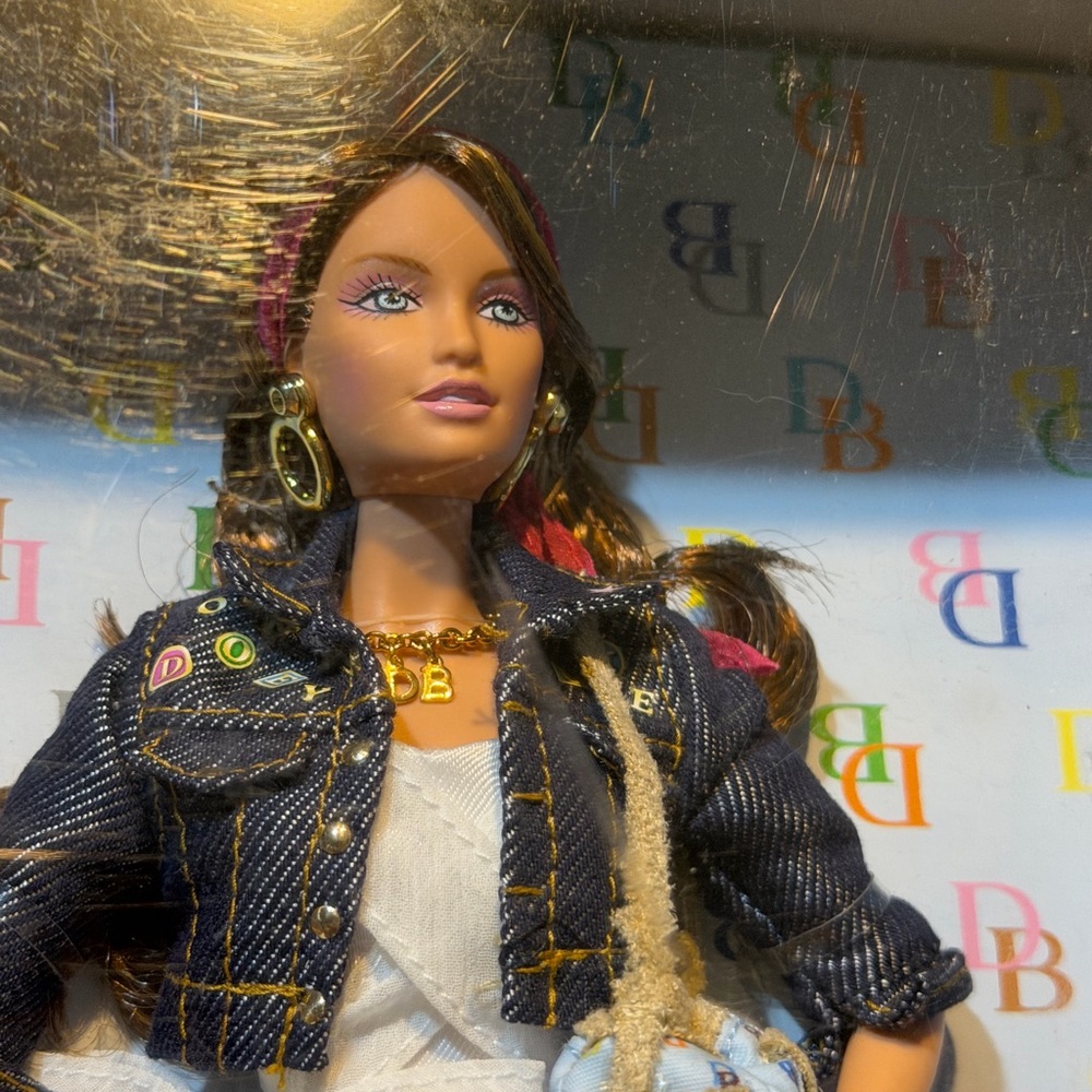 Dooney and Bourke Barbie Doll Pink Collectors Edition 2006 - Picture 4 of 12